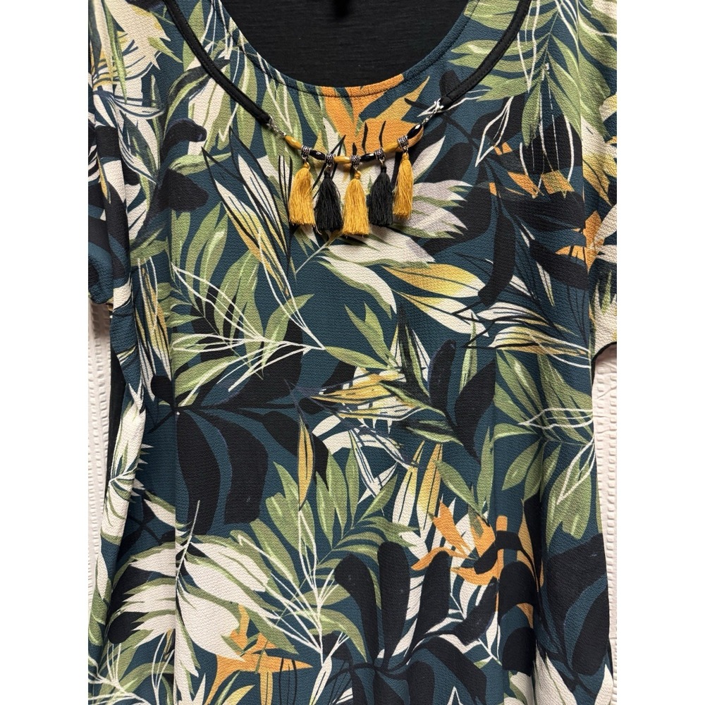With Love Women's Tropical Leaf Green Yellow Brown Tassel Necklace Blouse SZ L - Picture 3 of 10